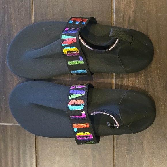 LOVE Beach Swim Pool Yoga Shoe Sz 42/43 NWOT - Picture 2 of 4